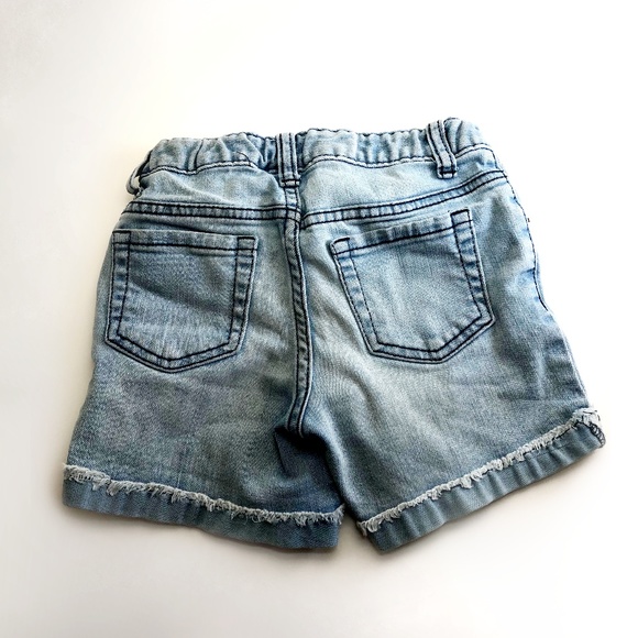 Girls Cuffed Light Wash Denim Shorts - Picture 2 of 4